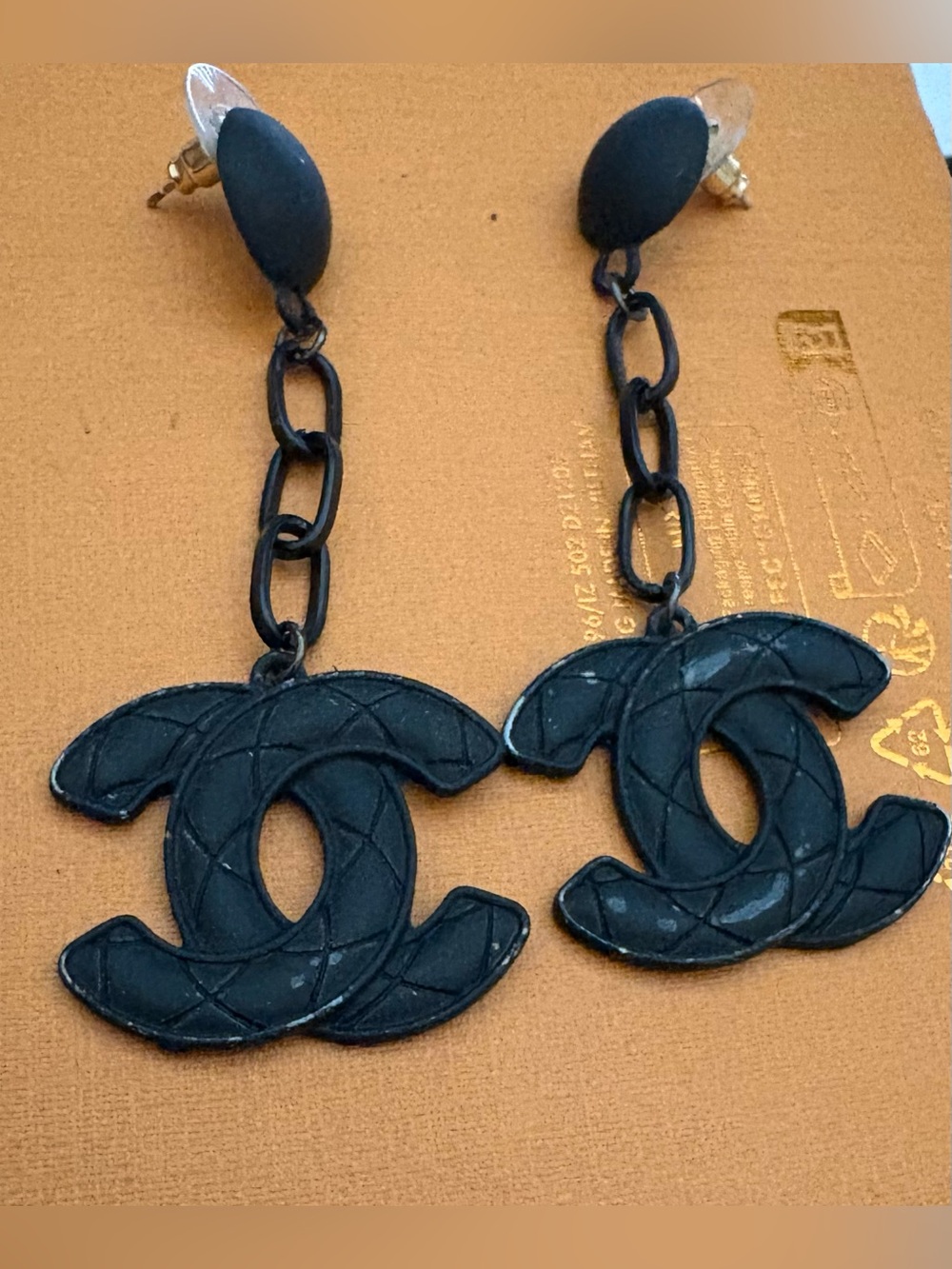 Quilted Black Interlocking Drop Earrings
